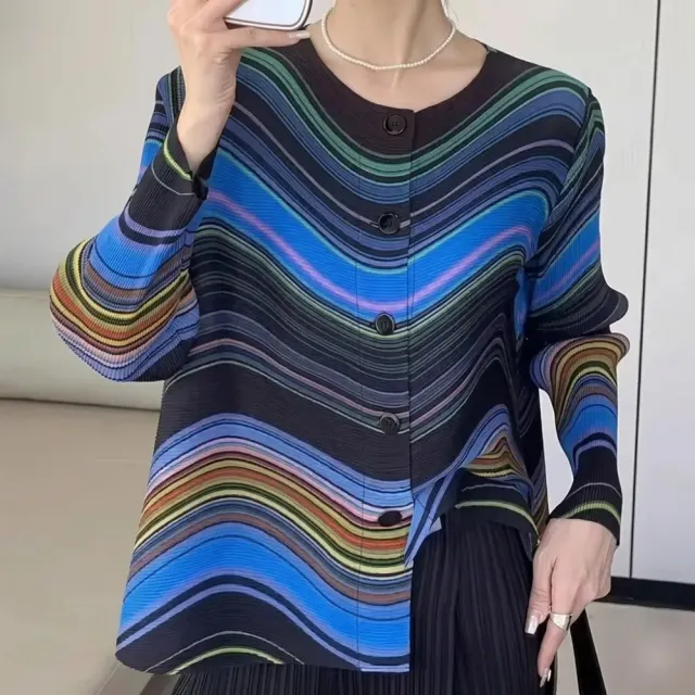 【巴黎精品】多款三宅風皺褶衣服褶皺上衣(時尚印花褶皺短袖上衣高級感襯衫摺衣折衣5色k2ba77 B)