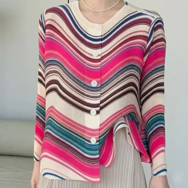 【巴黎精品】多款三宅風皺褶衣服褶皺上衣(時尚印花褶皺短袖上衣高級感襯衫摺衣折衣5色k2ba77 B)