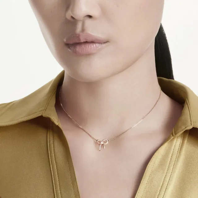 【SWAROVSKI 施華洛世奇】官方直營 Hyperbola 蝴蝶結鏈墜 鍍玫瑰金色 千金風天花板 | 5753329 新品