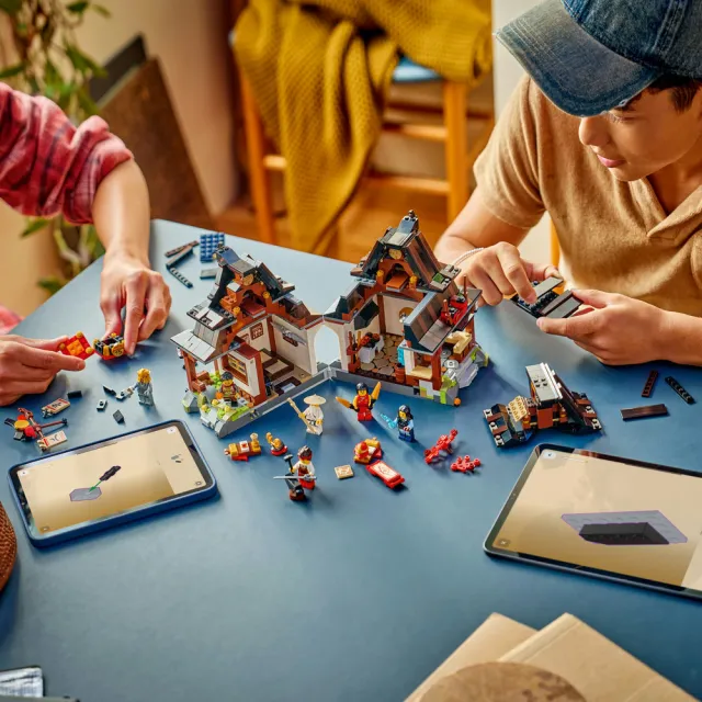 【LEGO 樂高】旋風忍者系列 71858 四武鐵匠舖 15 週年紀念版(創意玩具 忍者遊戲 積木 玩具)