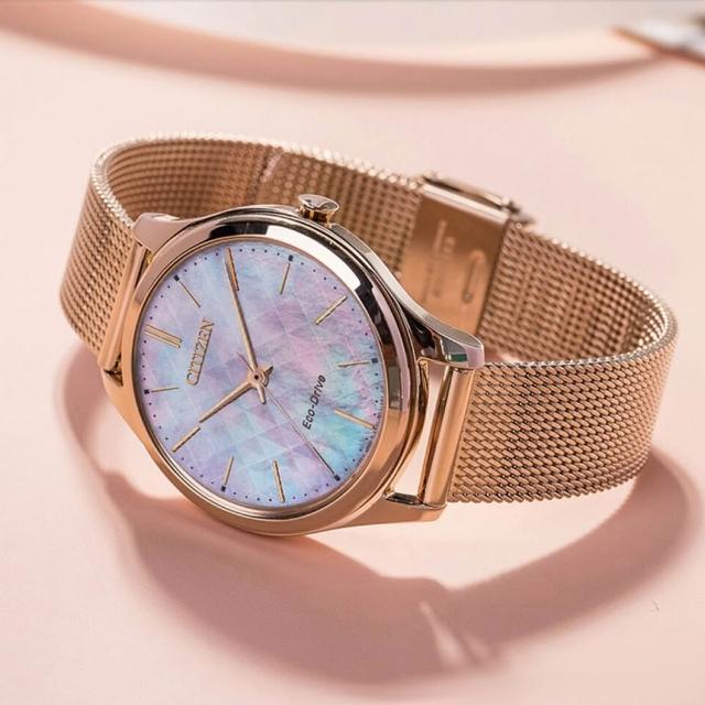 【CITIZEN 星辰】亞洲限定 光動能白蝶貝米蘭帶女錶-32mm(EM0508-80Y)