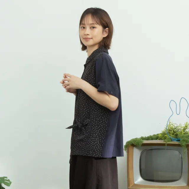 【MOSS CLUB】鵝卵石印花拼接下襬不對稱開襟襯衫 藍 白 咖