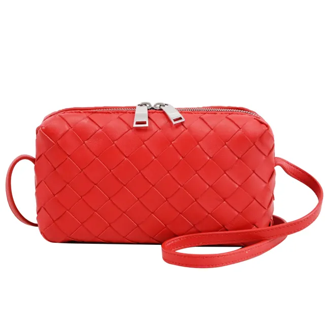 【BOTTEGA VENETA 寶緹嘉】經典手工大格編織小羊皮迷你手拿包斜背包(紅)