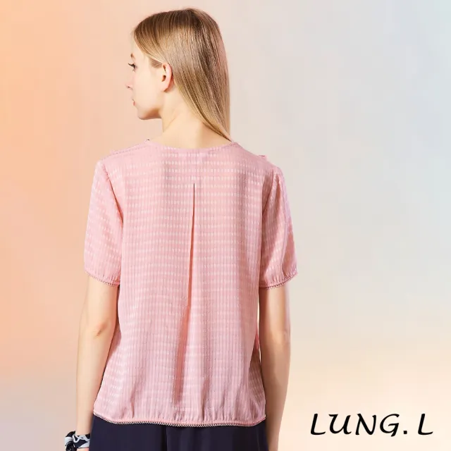 【LUNG.L 林佳樺】LW48A 粉色甜美領荷葉綁結短袖女裝上衣（加大尺碼）