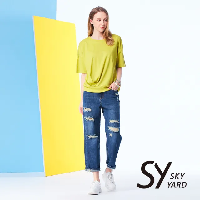 【SKY YARD】網路限定款-簡約素面落肩圓領下擺壓褶上衣-果綠色