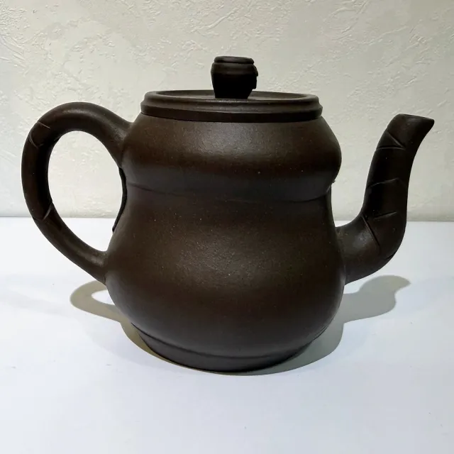 【創藝工坊】宜興早期紫砂壺 羅漢竹壺 黑星土(160cc 完整美品 茶壺茶具 宜興紫砂壺)