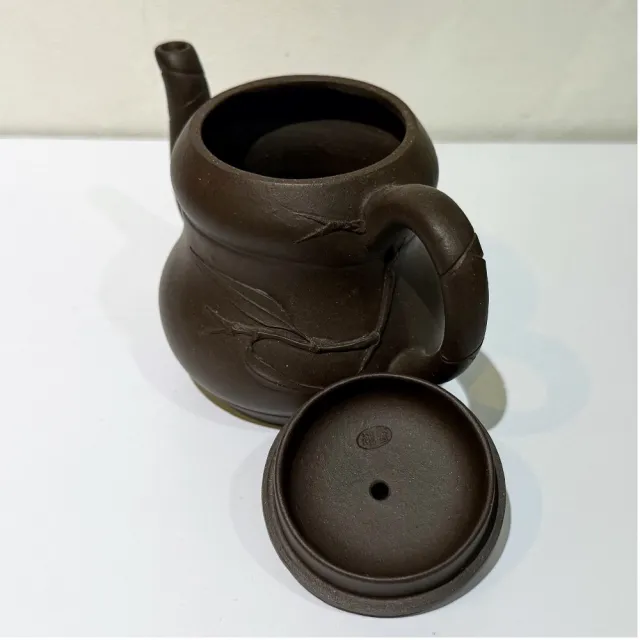 【創藝工坊】宜興早期紫砂壺 羅漢竹壺 黑星土(160cc 完整美品 茶壺茶具 宜興紫砂壺)