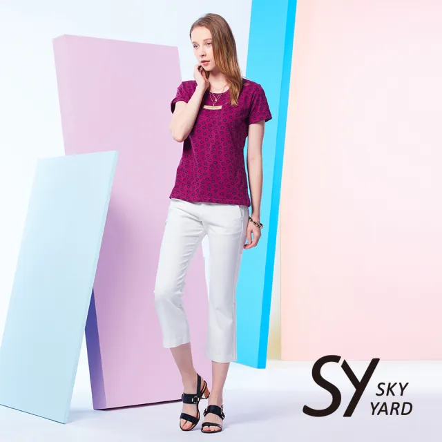 【SKY YARD】網路限定款-滿版花朵印花棉質短袖T恤-紫紅