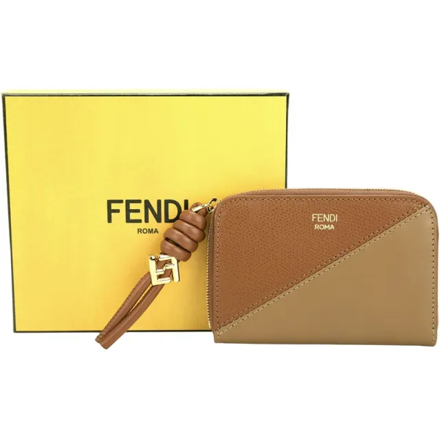 【FENDI 芬迪】FF Diamonds 撞色拼接小牛皮扭結卡片夾 零錢包(棕色)