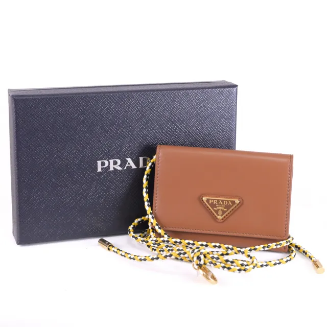 【PRADA 普拉達】經典三角LOGO鍊條掛飾L型鈔票零錢短夾(咖)