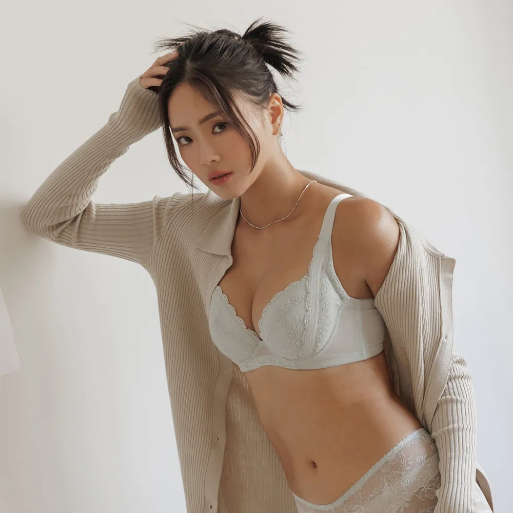 【玉如阿姨】純情逃脫內衣※0751綠(B.C.D 罩 集中 渾圓 提托 台灣製)