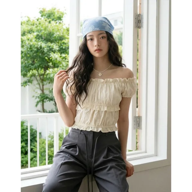 【CACO】荷葉邊平口女孩感上衣(L2CO109)