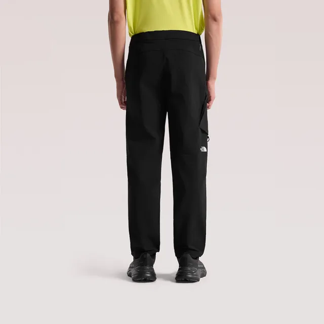 【The North Face】北面男款黑色FLASHDRY速乾3D大口袋休閒長褲|8JN04H0