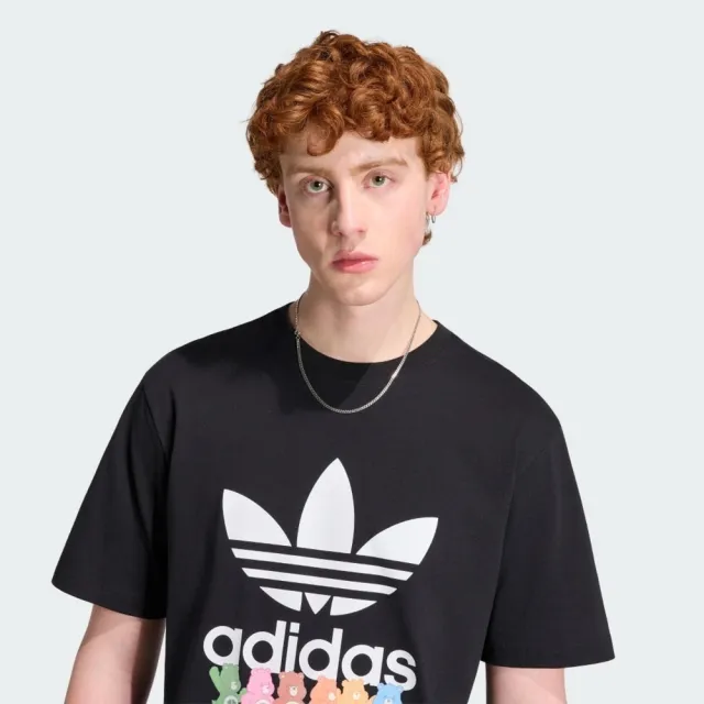 【adidas 愛迪達】Care Bear Ti 男 T恤 運動上衣 休閒短袖 黑 亞版 印花 純棉(KS4290)