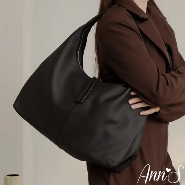 【Ann’S】Ann’S頂級柔軟頭層牛皮｜極簡大容量HOBO肩背包-黑