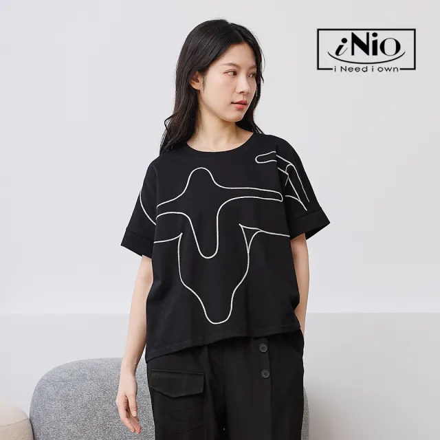 【iNio 衣著美學】幾何撞色線條短袖上衣 女短袖上衣 立體藝術線條上衣 圓領寬鬆棉T 設計感上衣  CHW1091