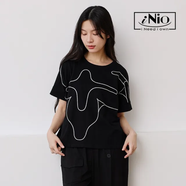 【iNio 衣著美學】幾何撞色線條短袖上衣 女短袖上衣 立體藝術線條上衣 圓領寬鬆棉T 設計感上衣  CHW1091
