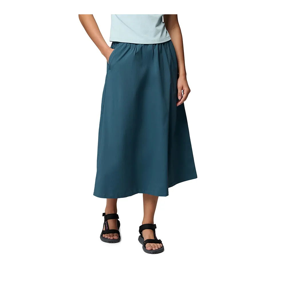 【Columbia 哥倫比亞】女款-涼感長裙-Chill Creek™ Long Woven Skirt-孔雀綠(UAL54000TL/KS)