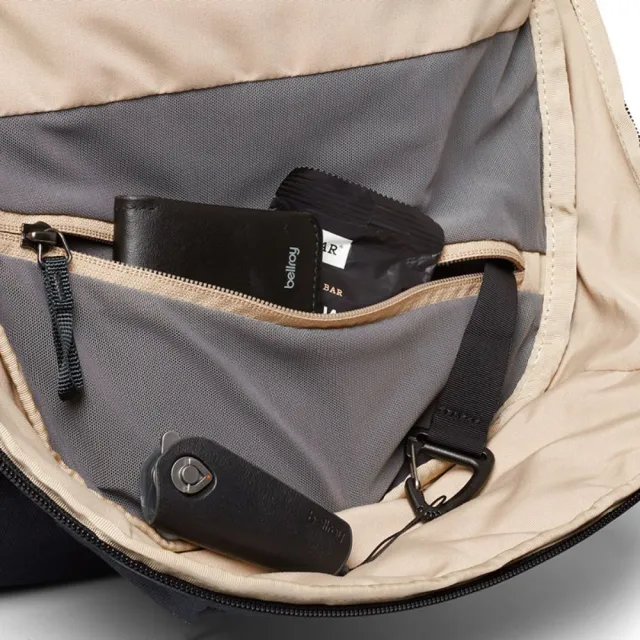 【Bellroy】官方直營 Via Backpack 20L 通勤筆電後背包(經典黑)