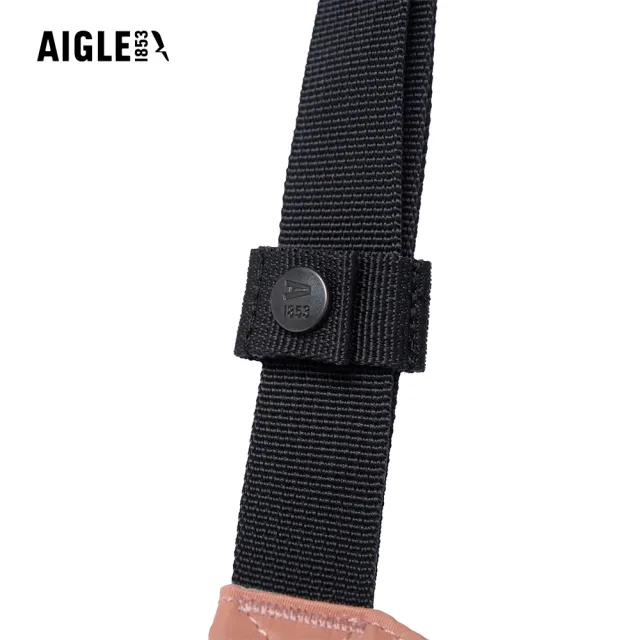 【AIGLE】防潑側背包 10L｜AG-5AB13A026 深粉紅 (防水包 斜背包 旅行包 側肩背包 旅遊小包)
