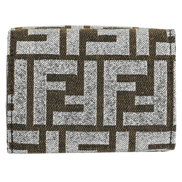 【FENDI 芬迪】經典金屬雙F LOGO緹花拼接三折雙面小零錢短夾(咖/銀)