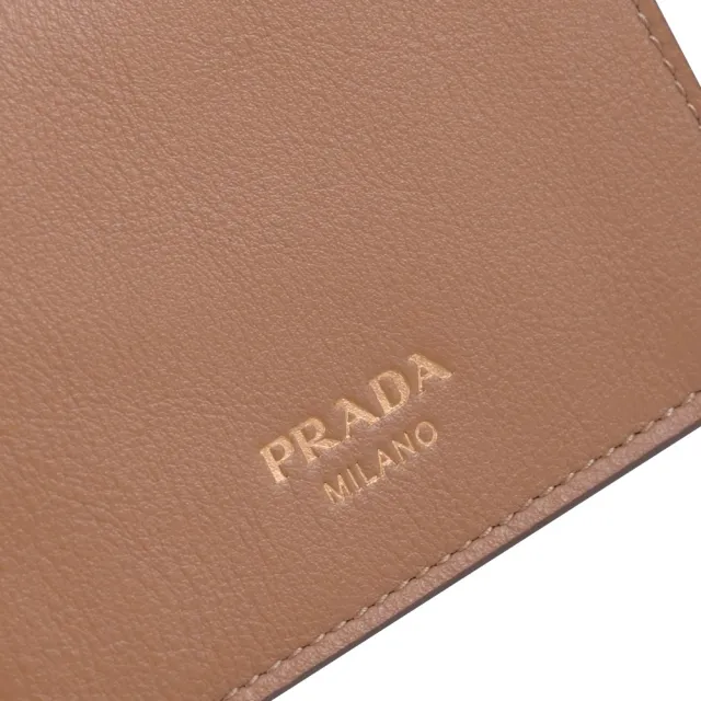 【PRADA 普拉達】經典燙金烙印LOGO牛皮對折3卡零錢短夾(咖)