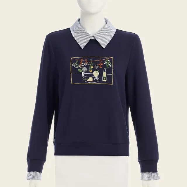 【ILEY 伊蕾】假兩件縲縈刺繡大學T(深藍；M-2L；1254561201)