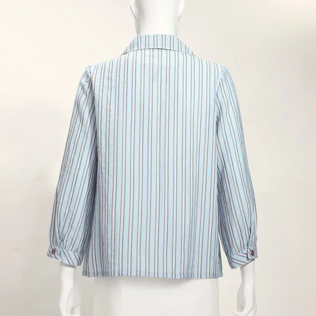【ILEY 伊蕾】牙刷繡造型棉麻條紋襯衫(淺藍；M-XL；1253351502)