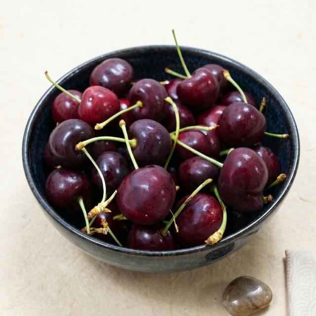 【鮮菓大王】美國頂級華盛頓9.5R櫻桃 2kgx1盒 (2kg±10%) 禮盒組 產地直送 新鮮綠梗 櫻桃味超重