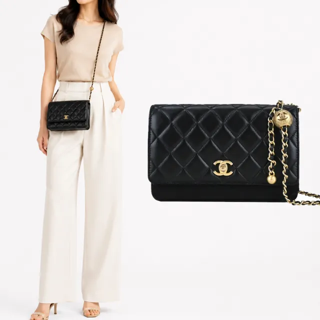 【CHANEL 香奈兒】新款經典菱格紋小羊皮金球WOC斜背包(黑色)