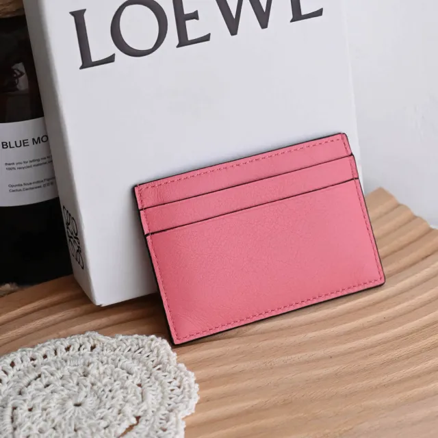 【LOEWE 羅威】經典徽章LOGO水鑽裝飾印花信用卡名片隨身卡夾(粉)