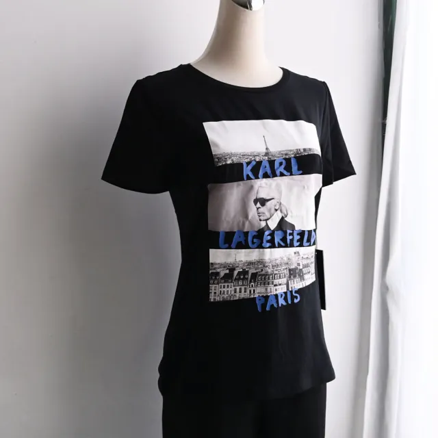 【KARL LAGERFELD 卡爾】品牌英文老佛爺潮流風格棉質個性短T恤(黑)