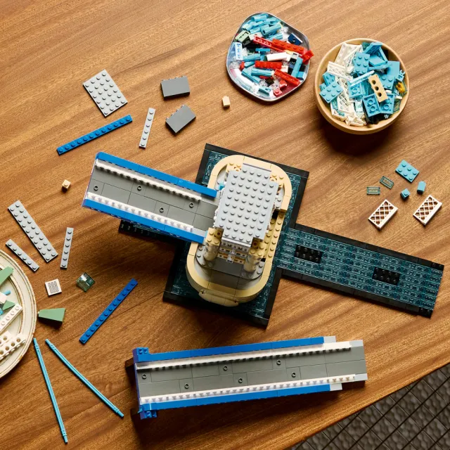 【LEGO 樂高】建築系列 21067 塔橋(英國地標 居家擺設 禮物 玩具)