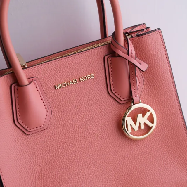 【Michael Kors】圓標MK LOGO吊飾手提斜背三層包兩用包(玫粉)