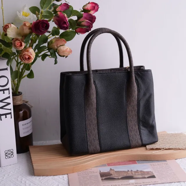 【Michael Kors】經典LOGO條紋MK印花拼接手提三層兩用包(黑/深咖)