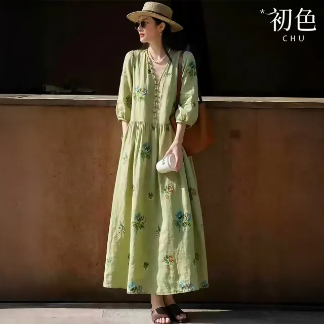 【初色】棉麻風花卉印花V領泡泡袖五分袖中長裙連衣裙連身洋裝長裙-綠色-52750(M-2XL可選)
