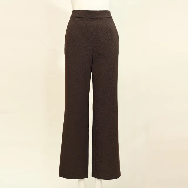 【ILEY 伊蕾】質感斜紋縲縈寬直筒褲(深咖；M-2L；1254026435)