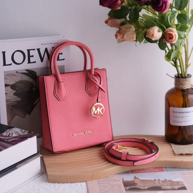 【Michael Kors】簡約LOGO荔枝皮迷你紙袋造型手提兩用包(西柚粉)