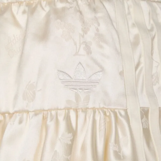 【adidas 愛迪達】Bubble Skirt 女 短裙 泡泡裙 米 奶油白 亞版 垂墜感(KY5749)