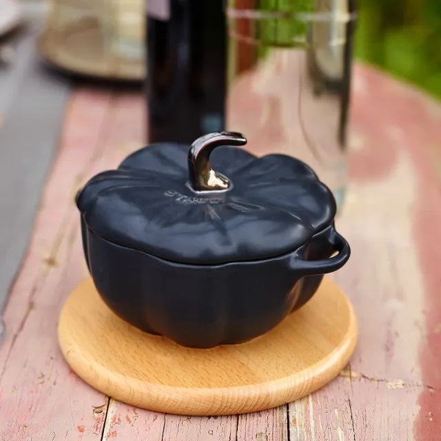 【STAUB】南瓜造型烤盅陶缽兩入組-肉桂黃19cm+黑色16cm(德國雙人牌集團官方直營)