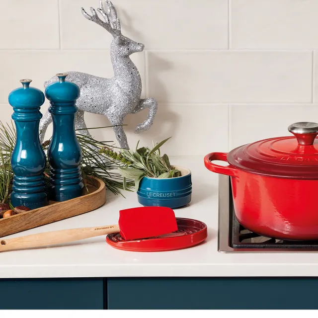 【Le Creuset】瓷器橢圓鏟座盤(薄荷綠/薰衣草 2色選1)