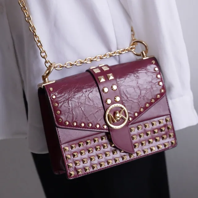 【Michael Kors】圓標金屬MK轉釦鉚釘拼接雙蓋肩斜三用鍊包淑女包(酒紅)