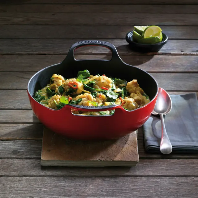 【Le Creuset】琺瑯鑄鐵鍋巴蒂鍋24cm(極光午夜藍/櫻桃紅/迷霧灰/土耳其藍  4色選1)