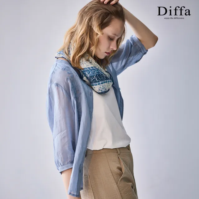 【Diffa】圓領花卉繡花七分袖上衣-女