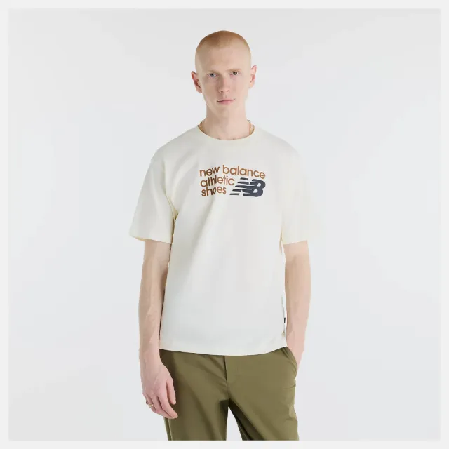 【NEW BALANCE】NB 短袖上衣 男 美規 米白 MT51900AGA(S2526)