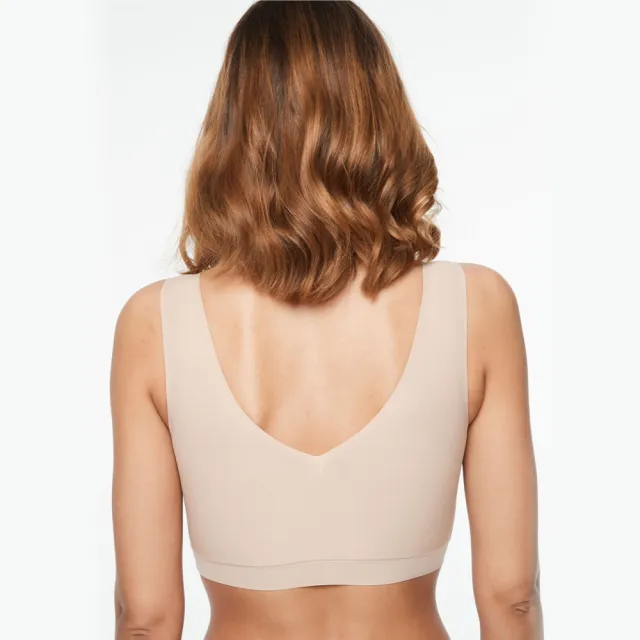 【Chantelle 仙黛爾】Soft Stretch.涼感無痕透氣V領無鋼圈輕運動女內衣 黑/膚粉可選.16A10_0WU(超強彈力)