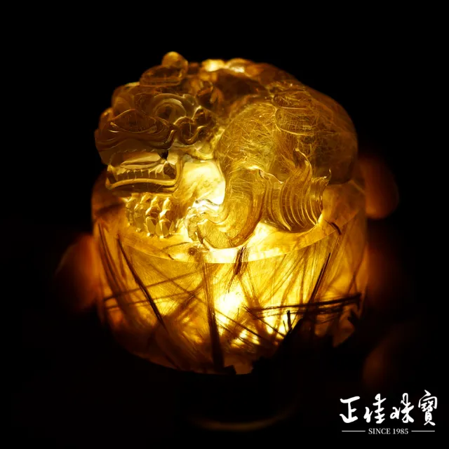 【正佳珠寶】金鈦晶 蒐藏級 老礦厚板鈦 招財貔貅 207g 金鈦晶擺件｜特製木座