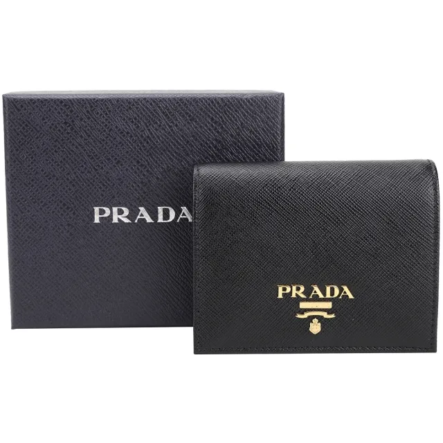 【PRADA 普拉達】Saffiano 金字浮刻對折釦式短夾(黑色 錢包 皮夾 送禮)