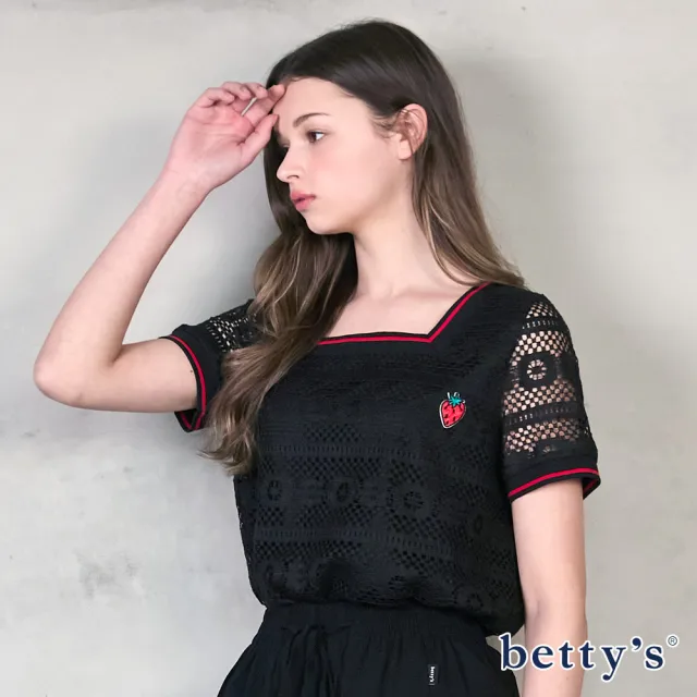 【betty’s 貝蒂思】蕾絲蔞空緹花方領上衣(共二色)