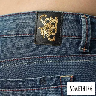 【SOMETHING】女裝 NEO FIT 保溫窄直筒牛仔褲(拔淺藍)